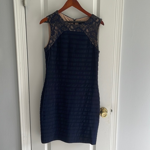 Adrianna Papell Dresses & Skirts - Adrianna Papallo women’s short sleeve navy dress